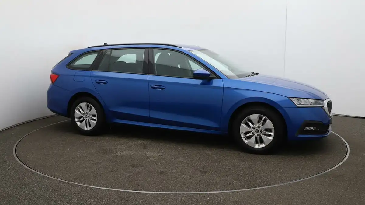 2022-skoda-octavia-10-tsi-se-technology-109ps-hatchback-big-43