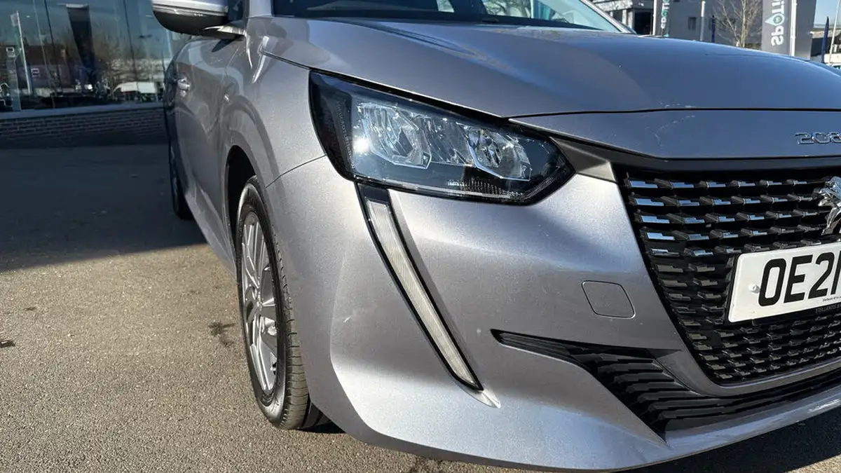 2022-peugeot-208-12-puretech-active-premium-100bhp-eat8-big-41