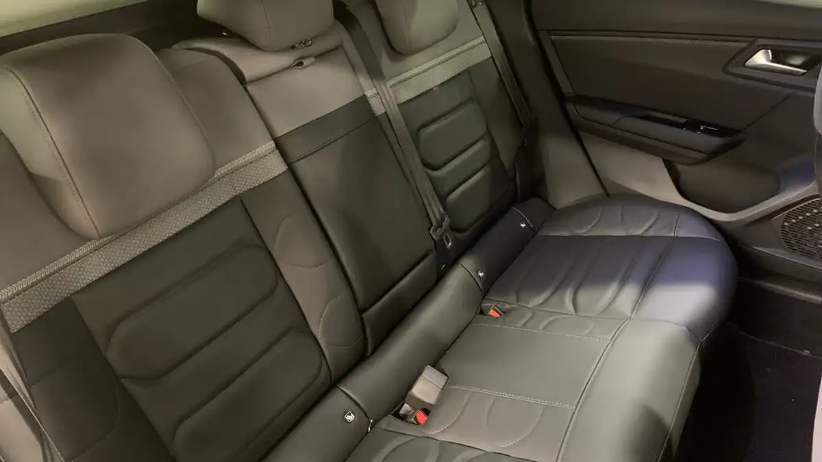 2023-citroen-c5-x-16-puretech-shine-225ps-plug-in-hybrid-e-eat8-big-31