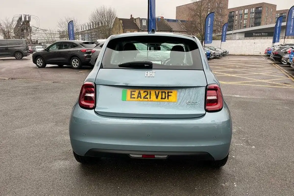 2021-fiat-500-e-passion-big-33