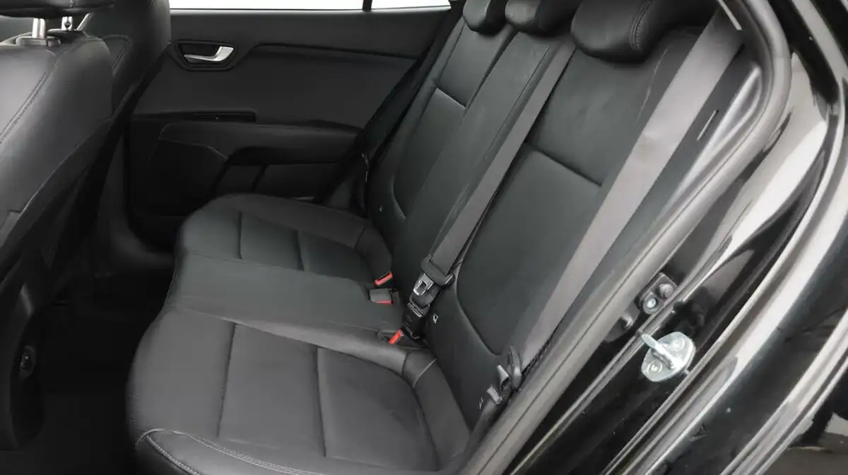 2021-kia-rio-10-t-gdi-3-118bhp-48v-big-16