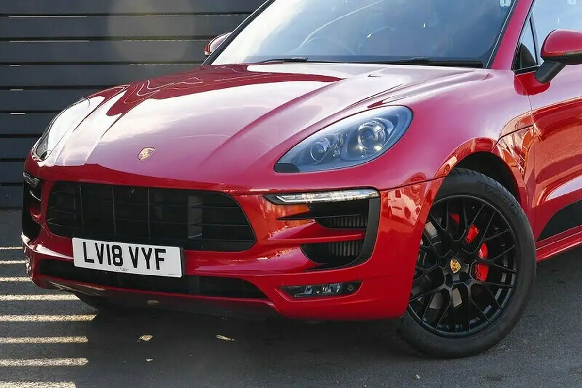 2018-porsche-macan-30-gts-big-11