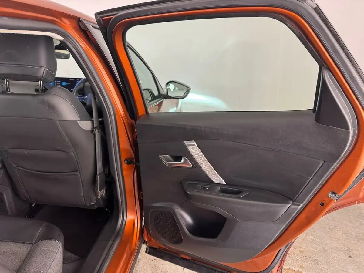 2021-citroen-c4-12-puretech-sense-big-14