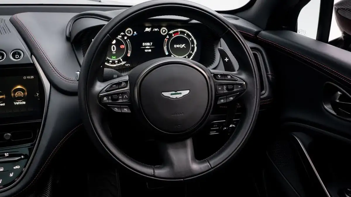 2022-aston-martin-dbx-40-v8-big-21