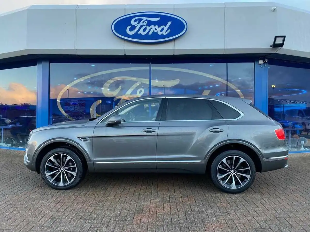 2017-bentley-bentayga-60-w12-big-3