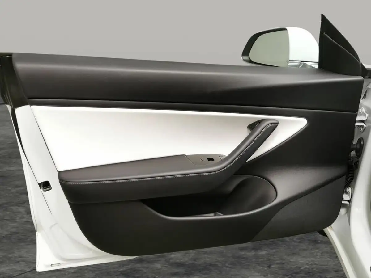 2020-tesla-model-3-e-performance-big-25