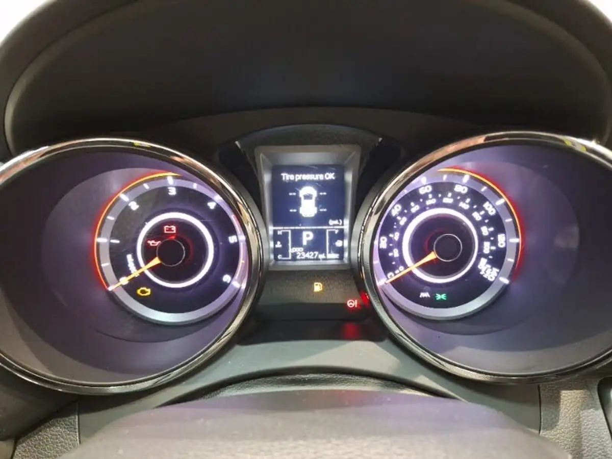 2018-kgm-ssangyong-tivoli-16td-elx-red-styling-packblack-auto-big-9