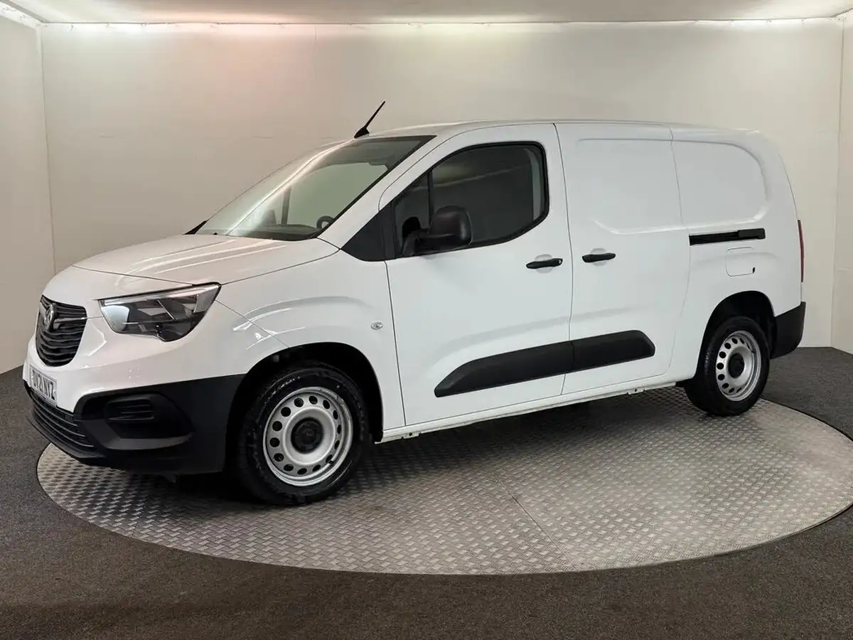 2021-vauxhall-combo-15cdti-dynamic-2300-100pseu6dt-l2h1-panel-big-15