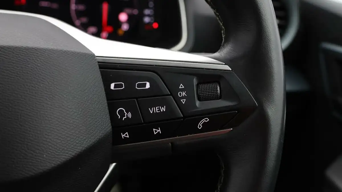 2022-seat-arona-10-tsi-xperience-lux-big-22