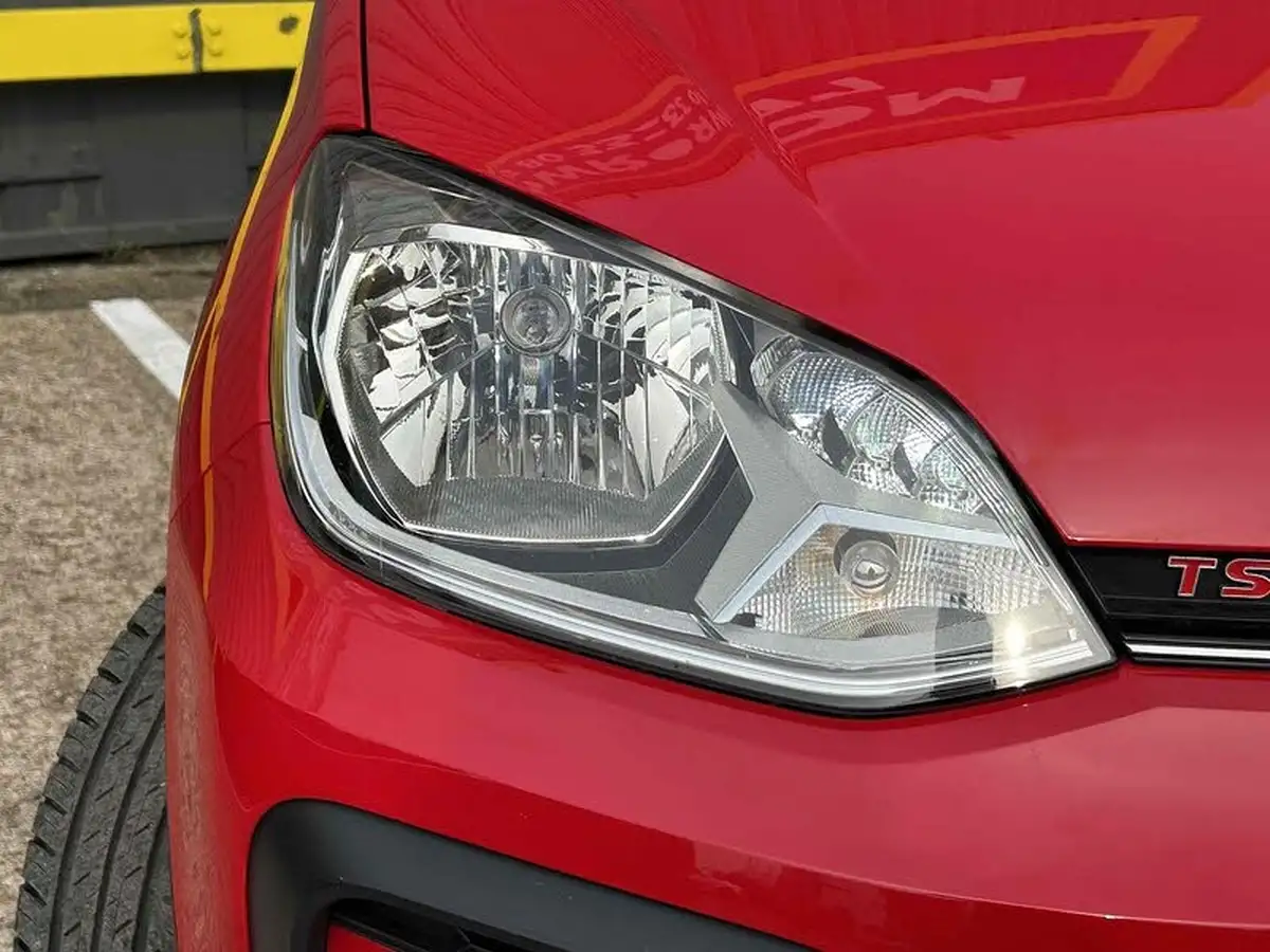 2017-volkswagen-up-10-high-up-90ps-5d-big-59