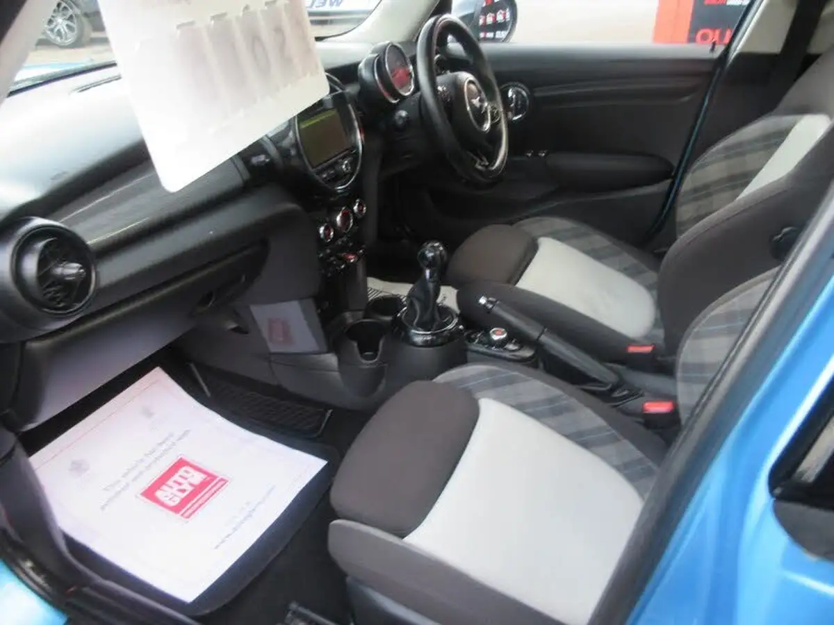 2015-mini-cooper-15-cooper-5d-big-22