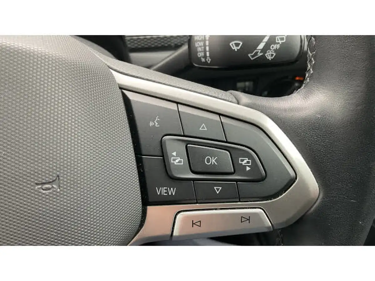 2022-volkswagen-polo-10-tsi-life-big-17