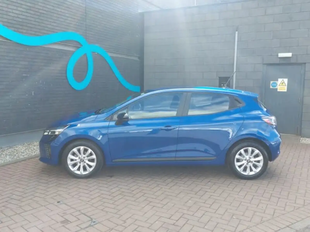 2024-renault-clio-10-tce-evolution-big-3