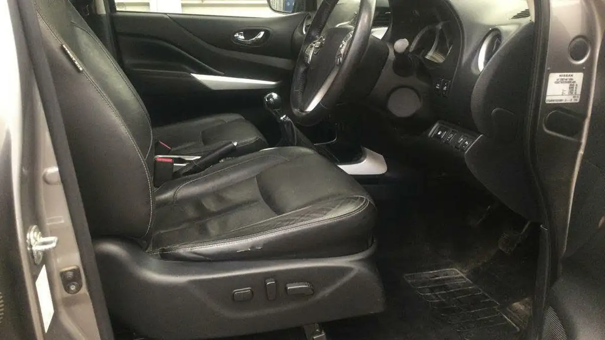 2017-nissan-navara-23dci-tekna-big-7