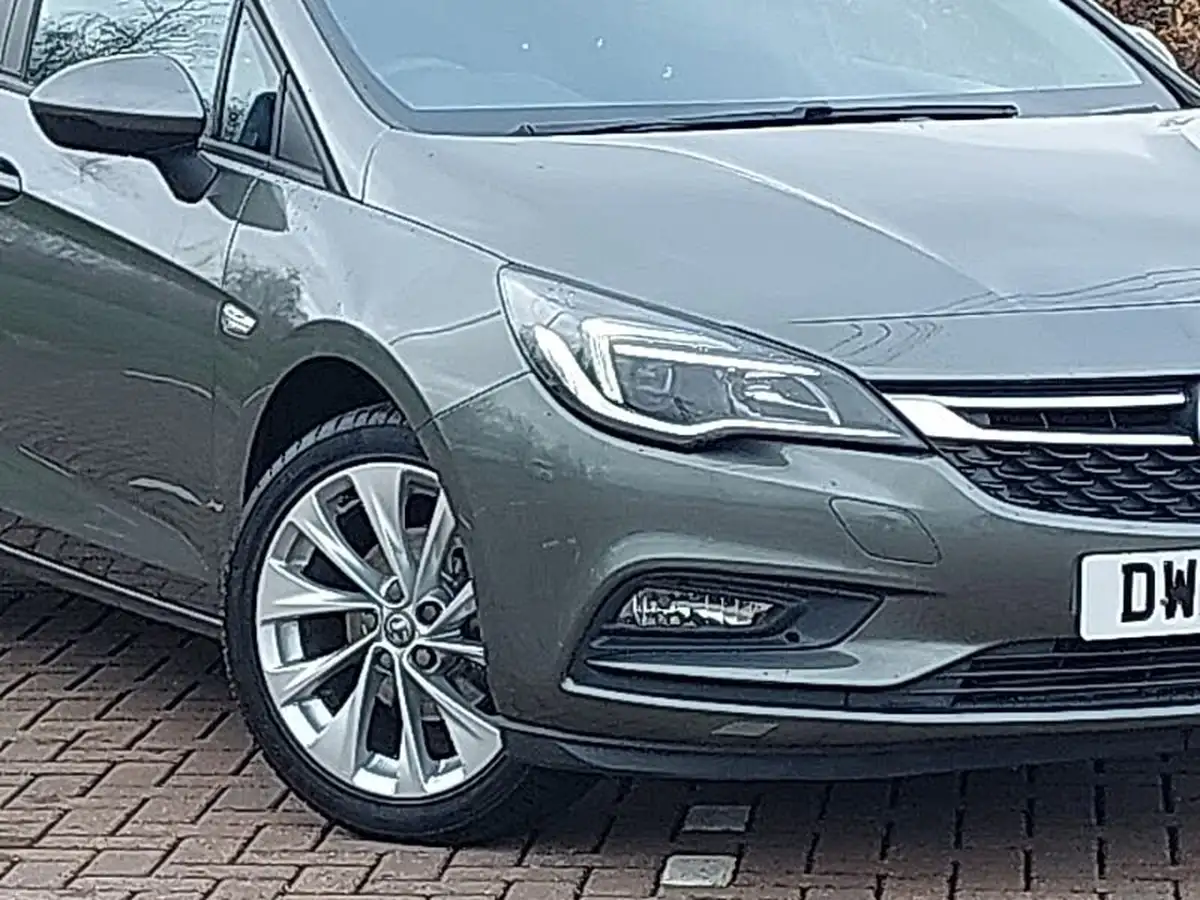 2019-vauxhall-astra-14i-16v-turbo-tech-line-nav-125ps-ss-hatchback-big-8