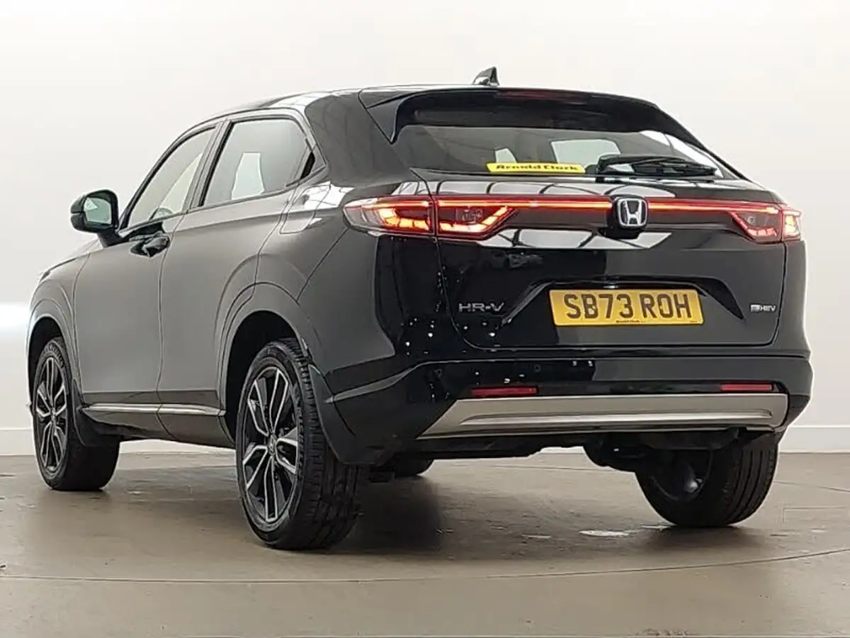 2023-honda-hr-v-15-i-mmd-advance-big-1