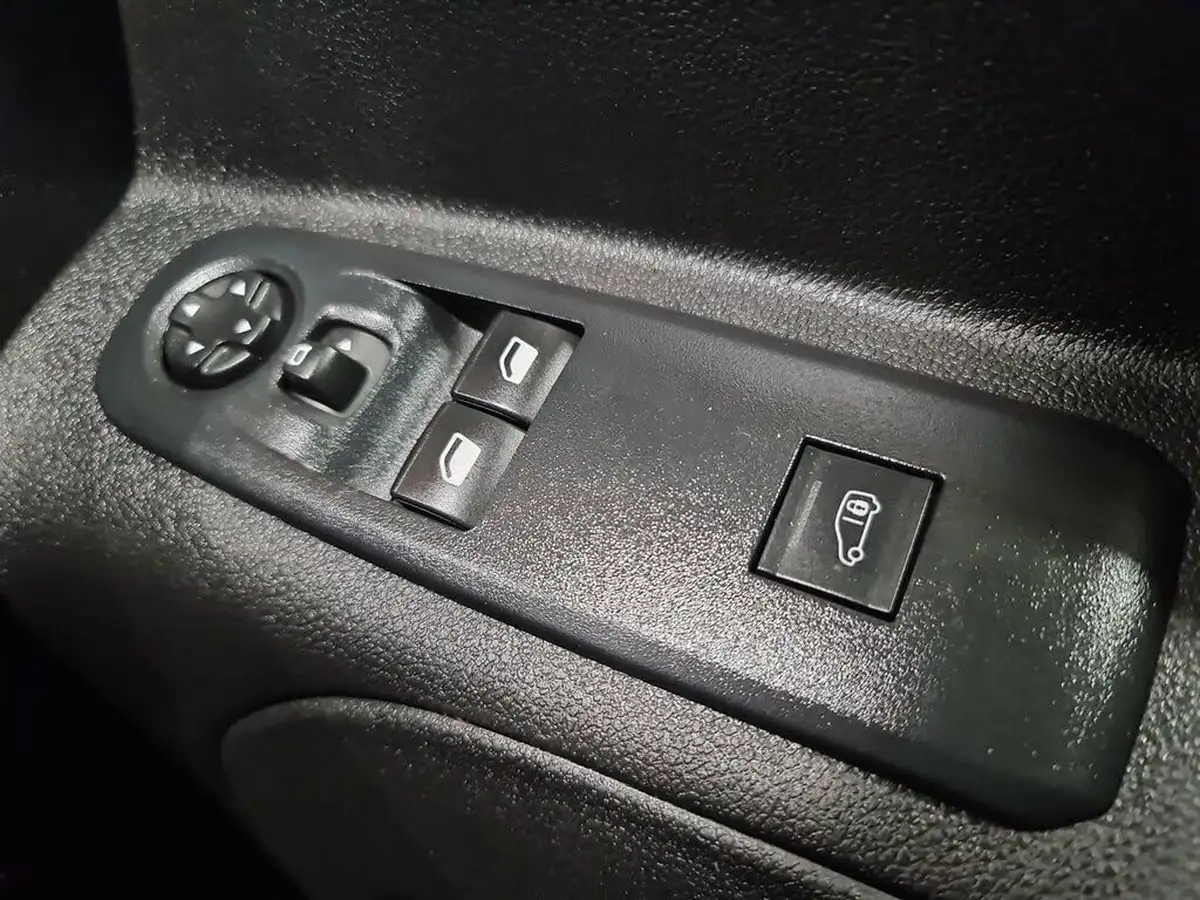 2023-peugeot-partner-15-bluehdi-1000-professional-premium-100pseu6d-ss-big-33