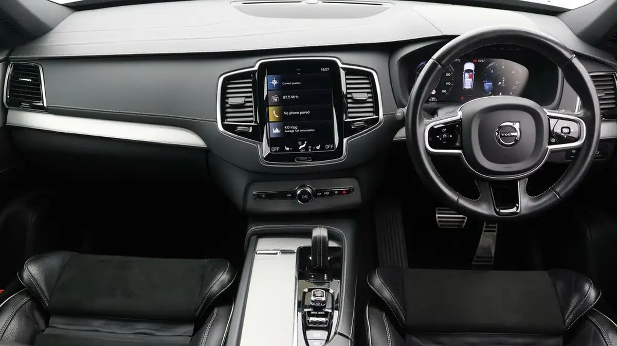 2021-volvo-xc90-20td-b5-r-design-big-12