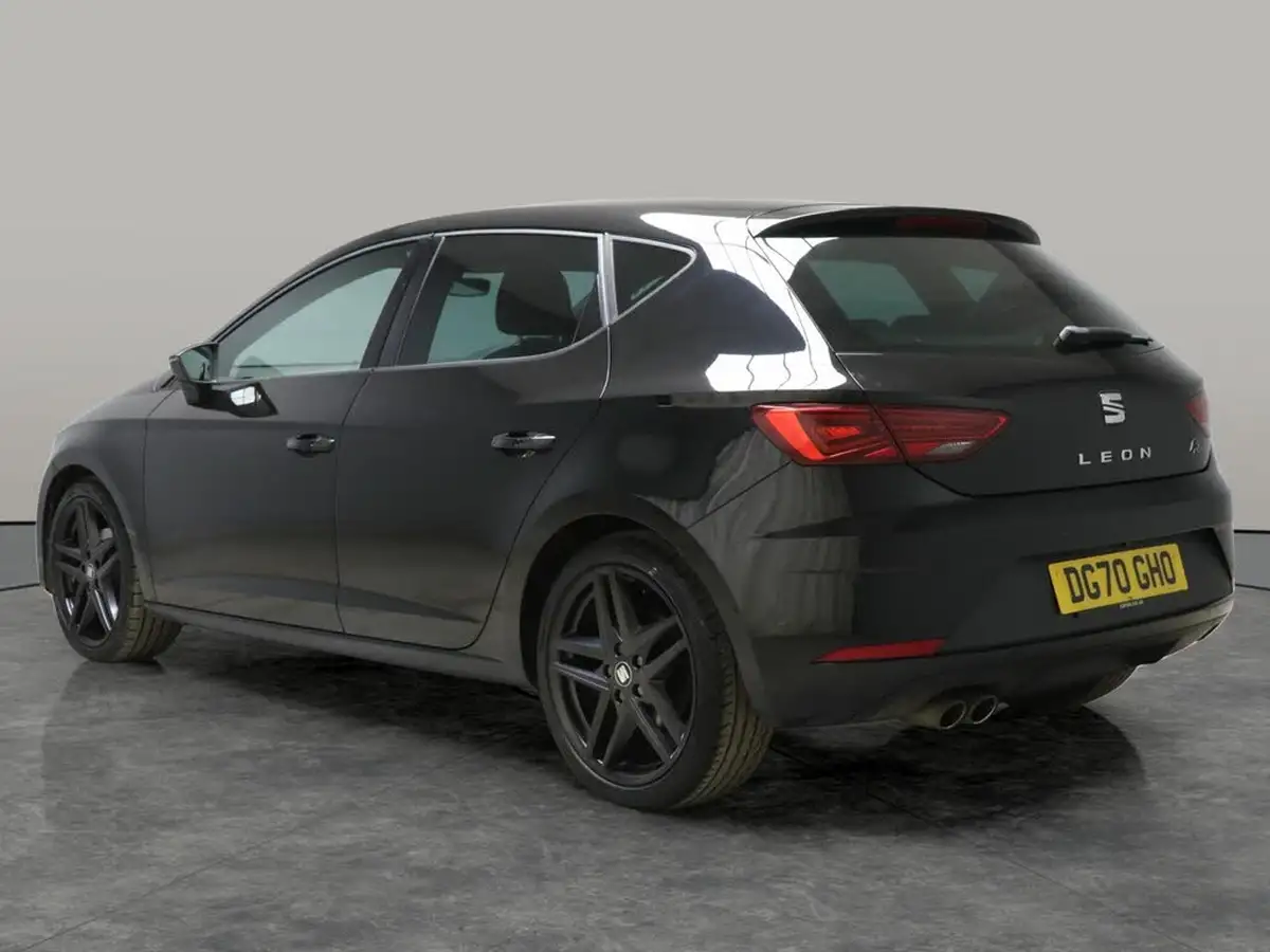 2020-seat-leon-15-tsi-evo-fr-black-edition-150ps-hatchback-dsg-big-11