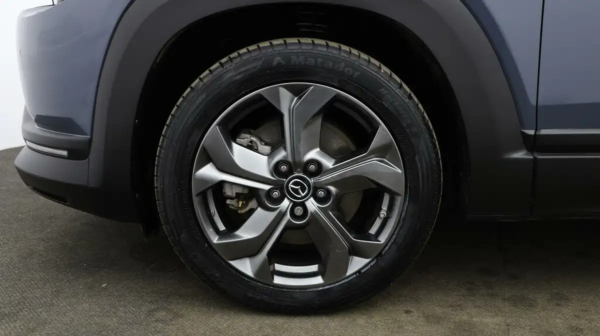 2021-mazda-mx-30-e-sport-lux-big-17