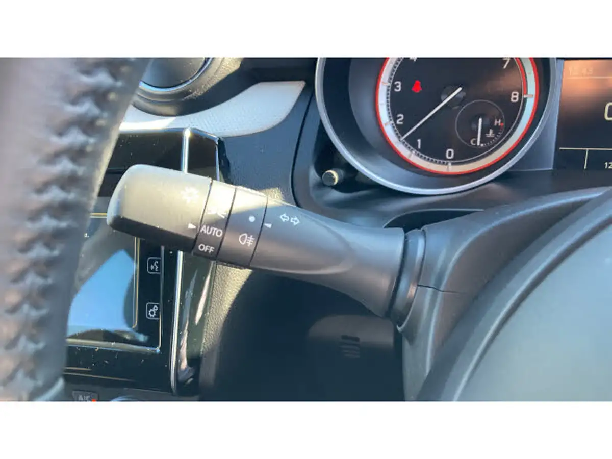 2023-suzuki-swift-12-dualjet-sz-l-big-29