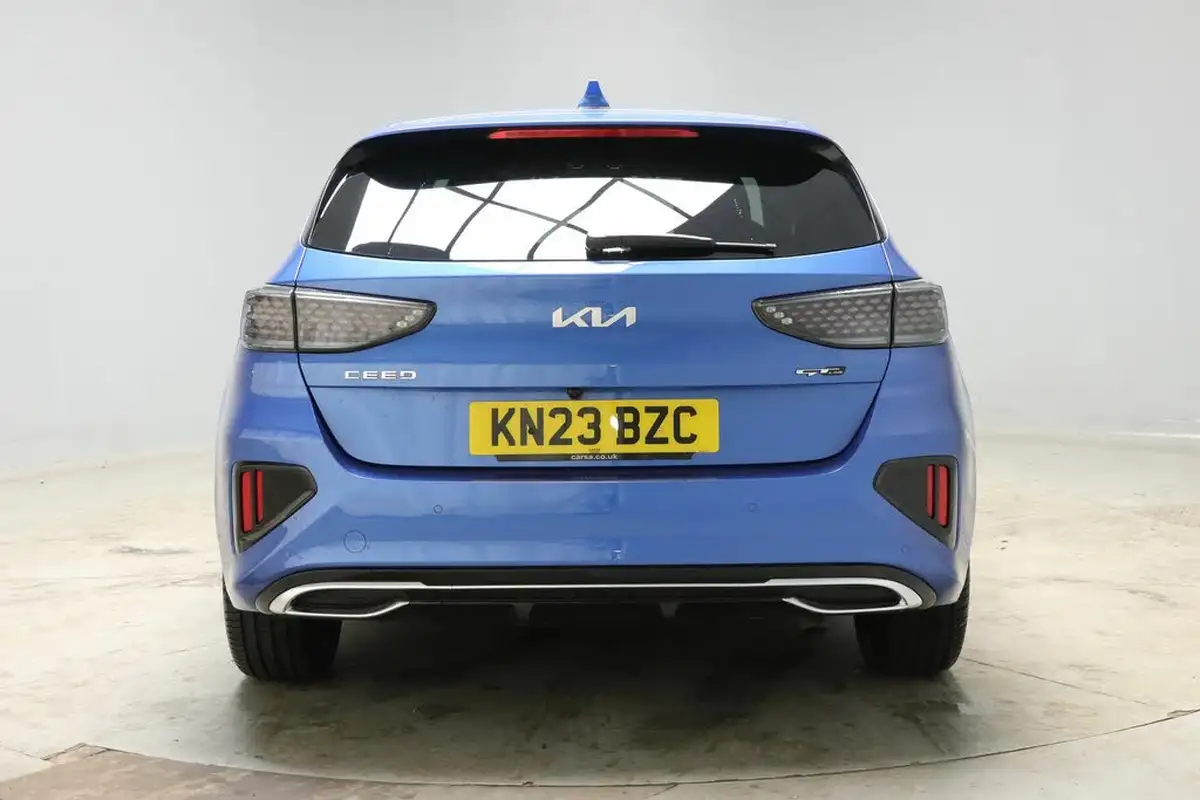 2022-kia-ceed-15-t-gdi-gt-line-big-12