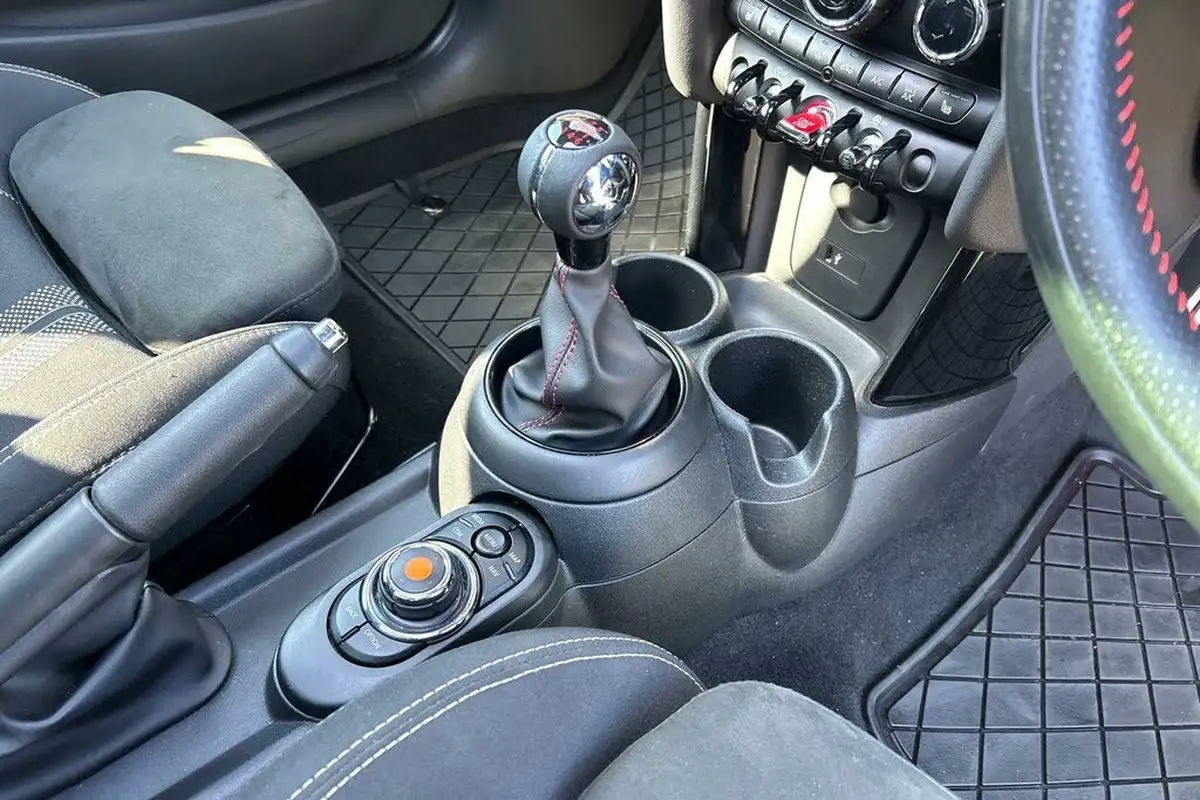 2019-mini-cooper-20-cooper-s-sport-189bhp-hatchback-3d-big-47