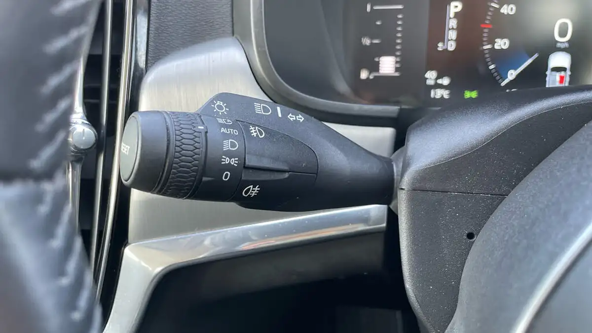 2018-volvo-v90-20-t4-momentum-big-26