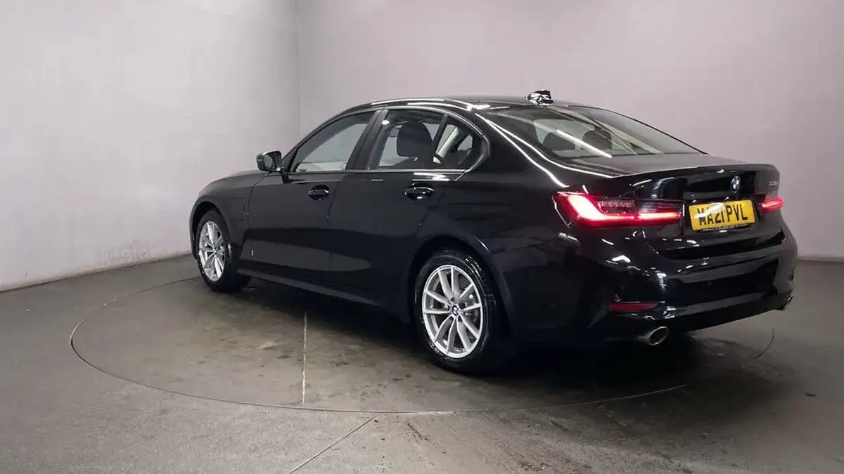 2021-bmw-3-series-20-330e-se-pro-saloon-4d-big-5