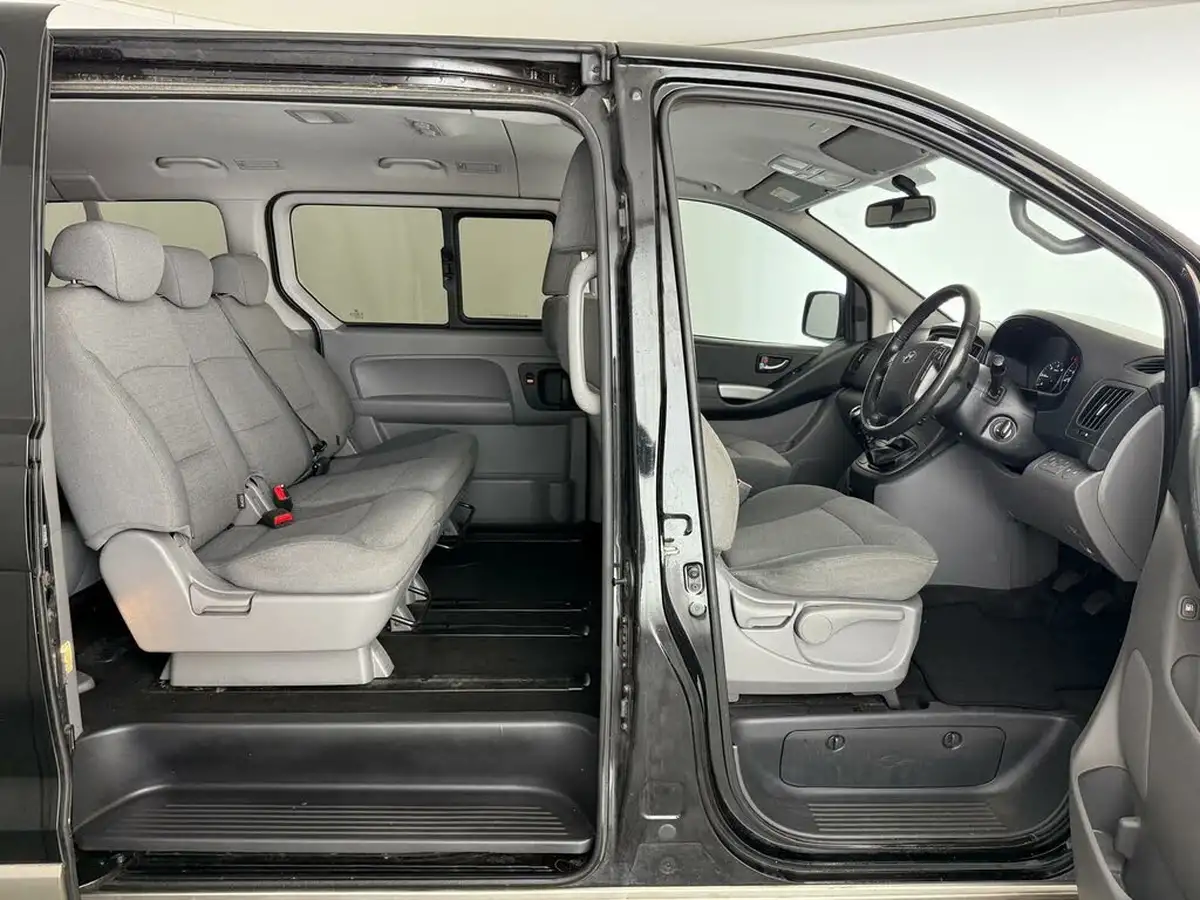 2019-hyundai-i800-25crdi-se-nav-136ps-big-9
