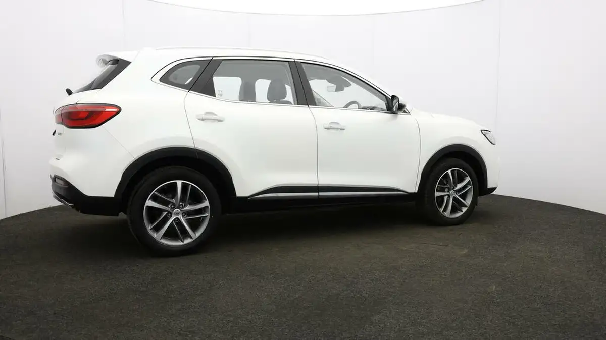 2021-mg-hs-15t-gdi-excite-162ps-big-49