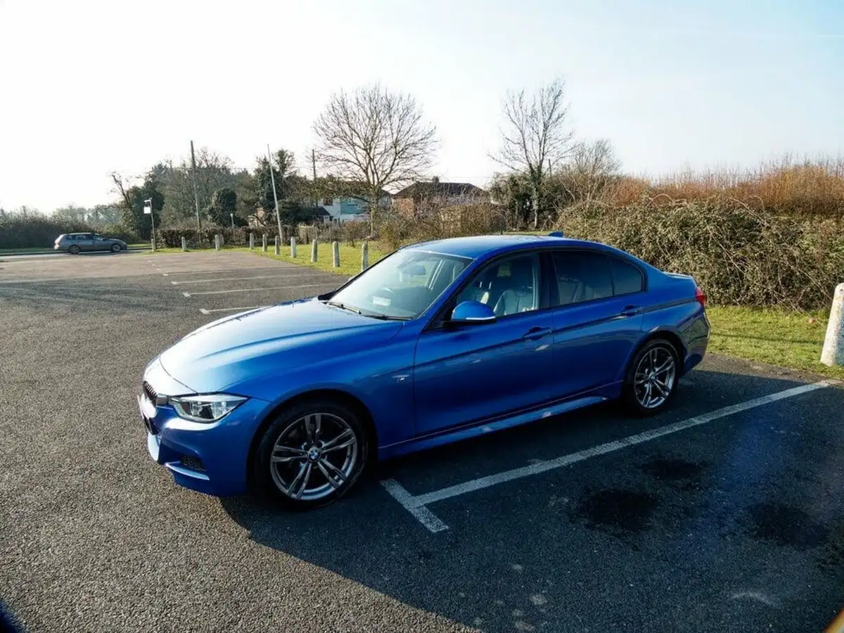 2018-bmw-3-series-20-320i-xdrive-m-sport-saloon-4d-big-15