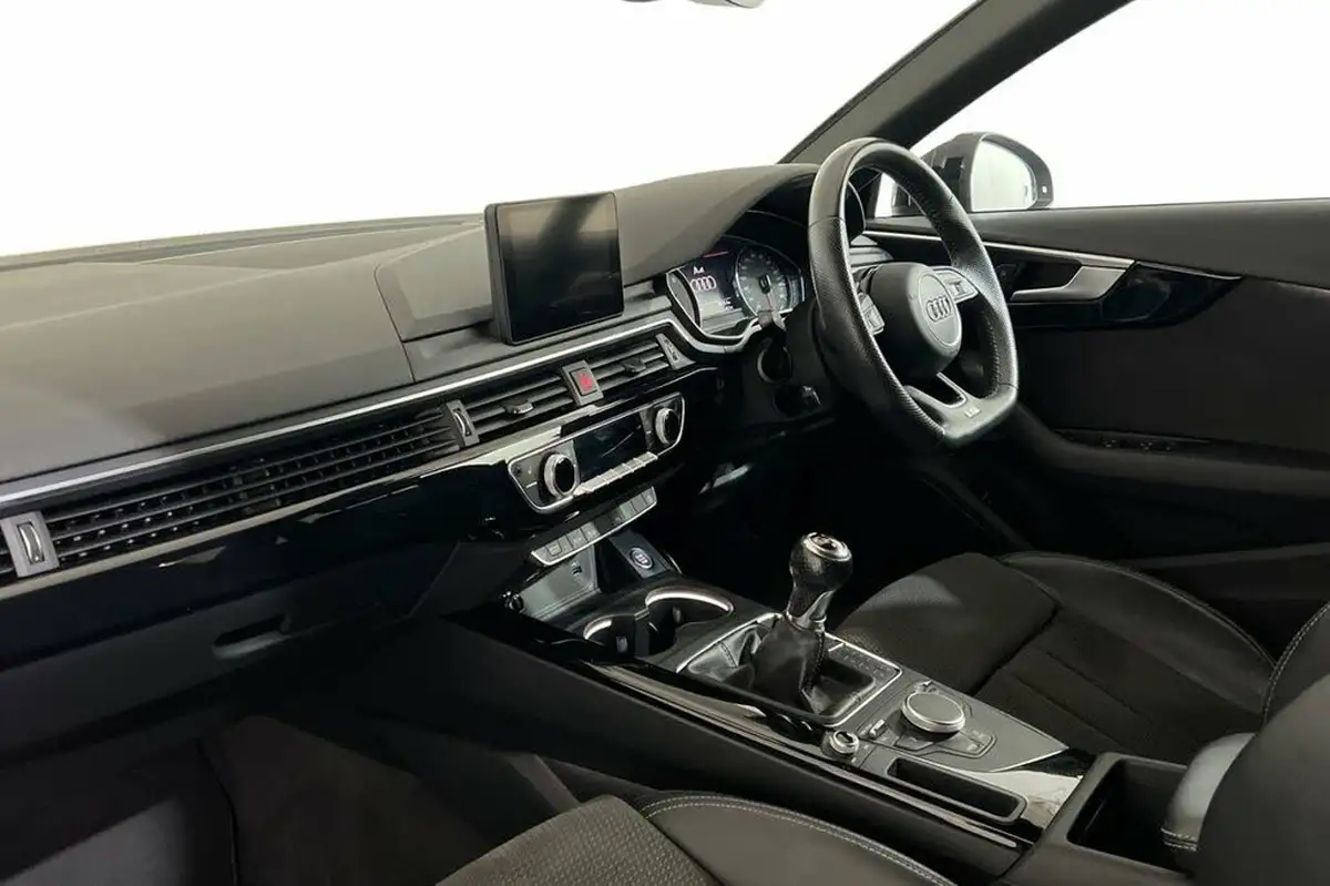 2019-audi-a4-20-35-tfsi-black-edition-big-10