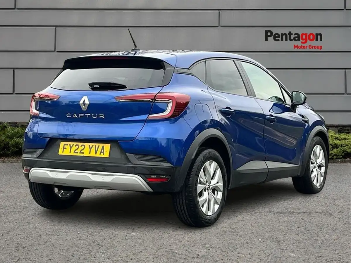 2022-renault-captur-10-tce-iconic-edition-big-3