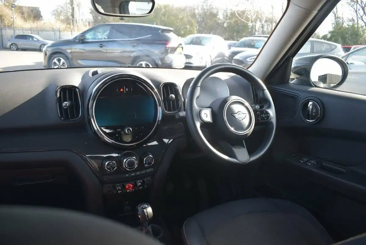 2022-mini-countryman-15-cooper-classic-big-17