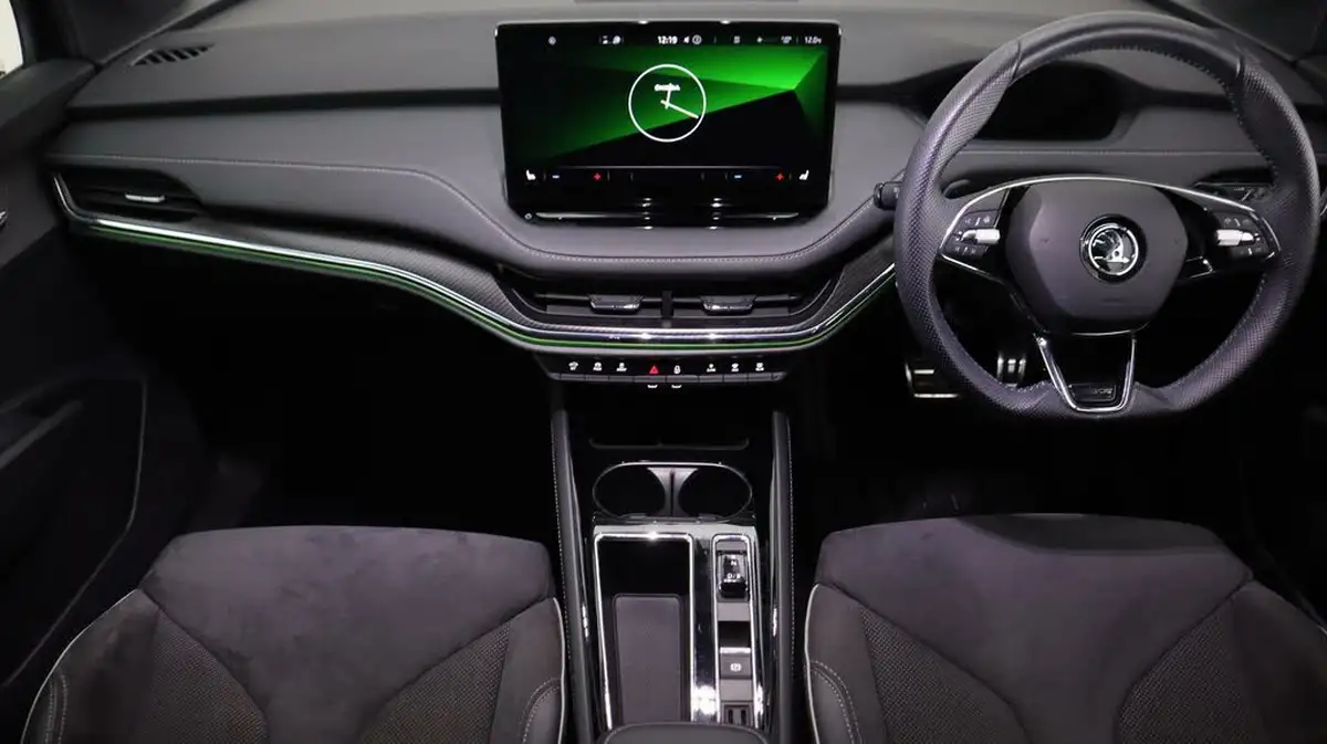2023-skoda-enyaq-e-80-sportline-big-12