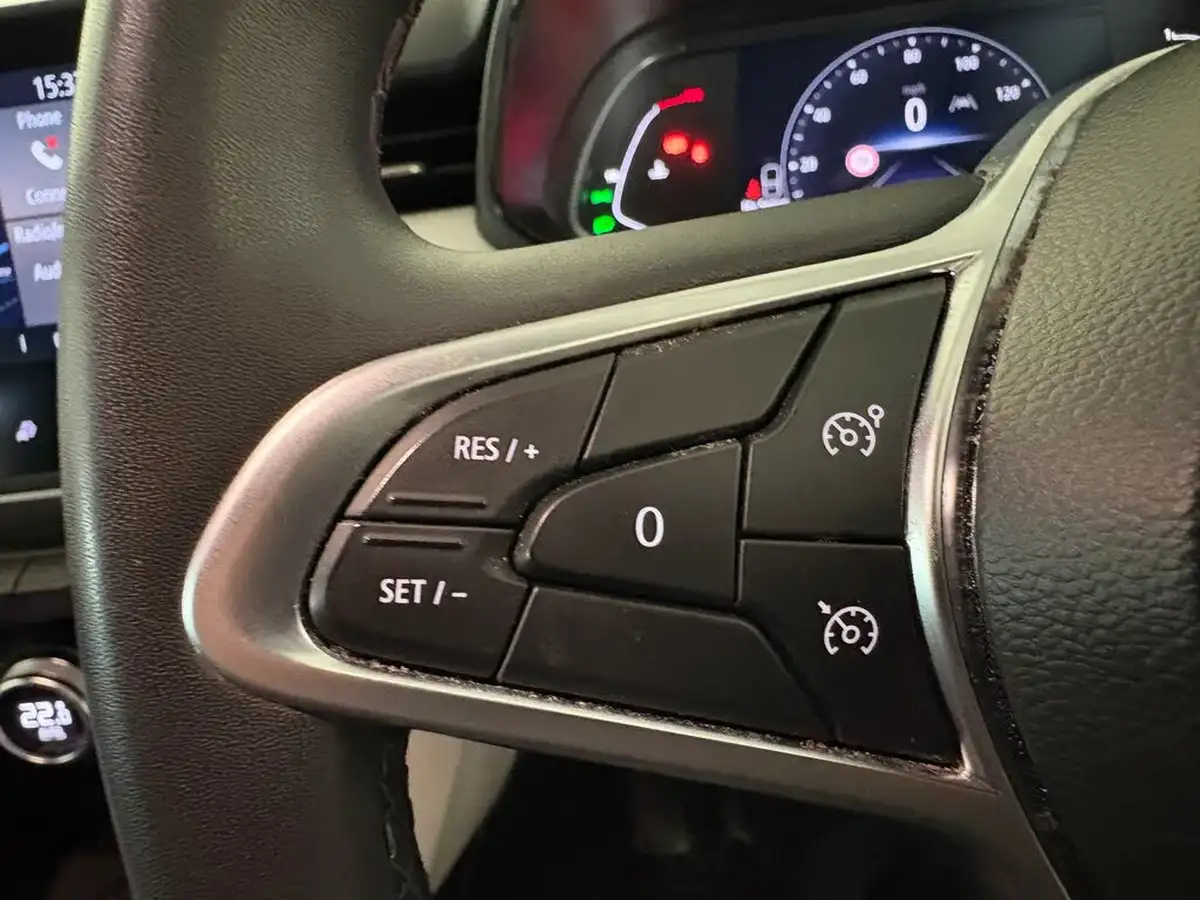 2023-renault-clio-10-tce-techno-big-9