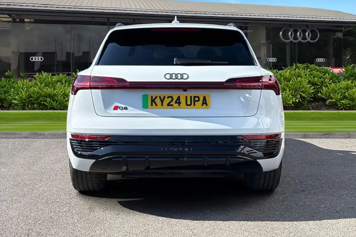 2024-audi-q8-e-tron-50e-black-edition-suv-big-3