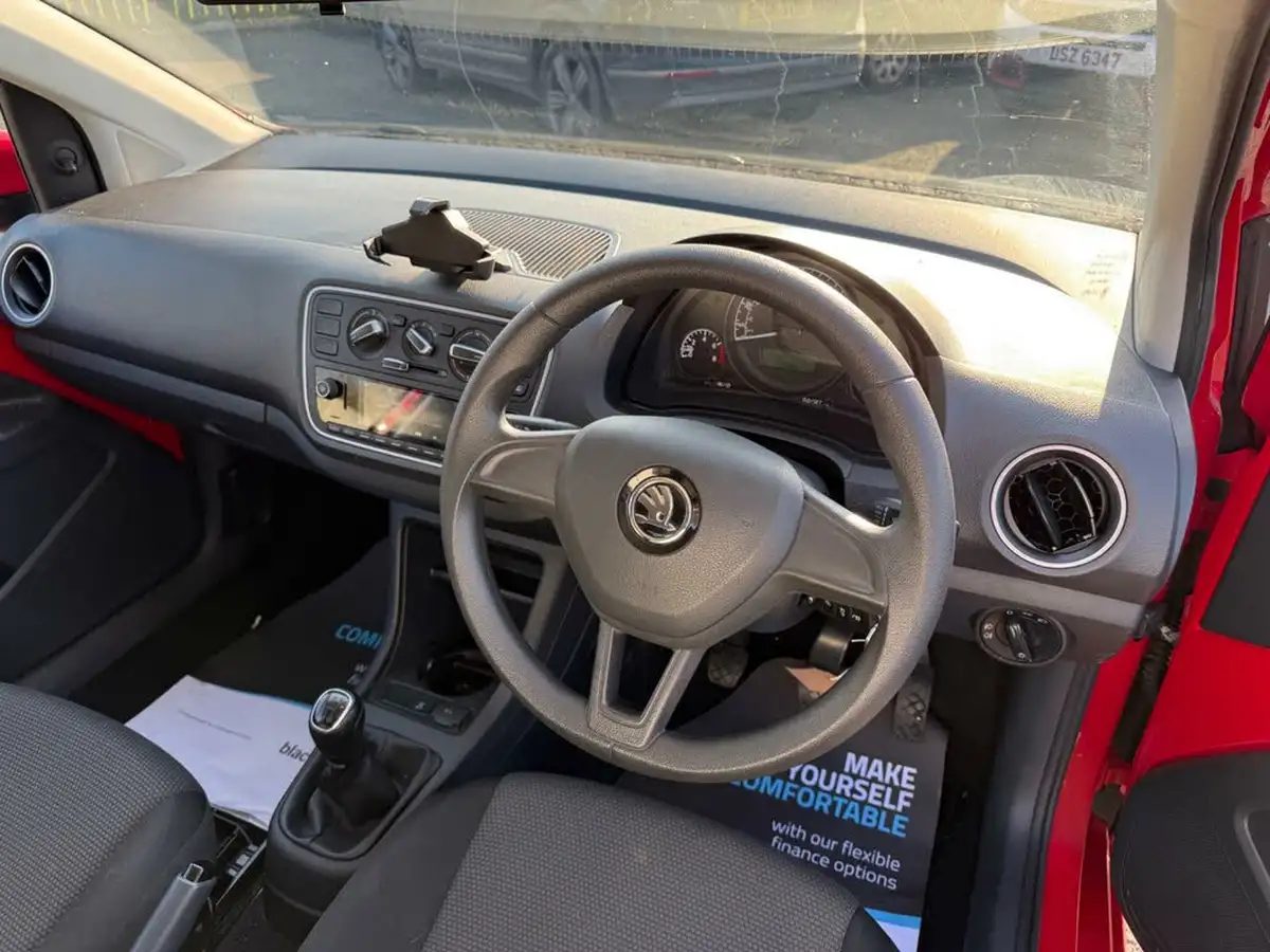 2017-skoda-citigo-10-colour-edition-3d-big-32