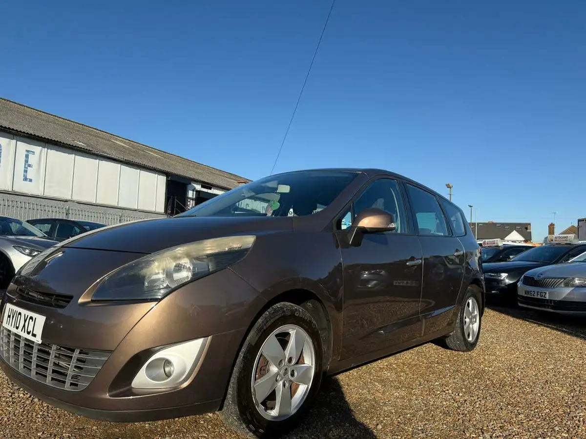 2010-renault-grand-scenic-14-dynamique-big-9