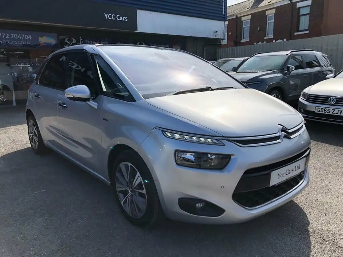 2013-citroen-c4-picasso-16e-hdi-exclusive-airdream-etg6-big-8