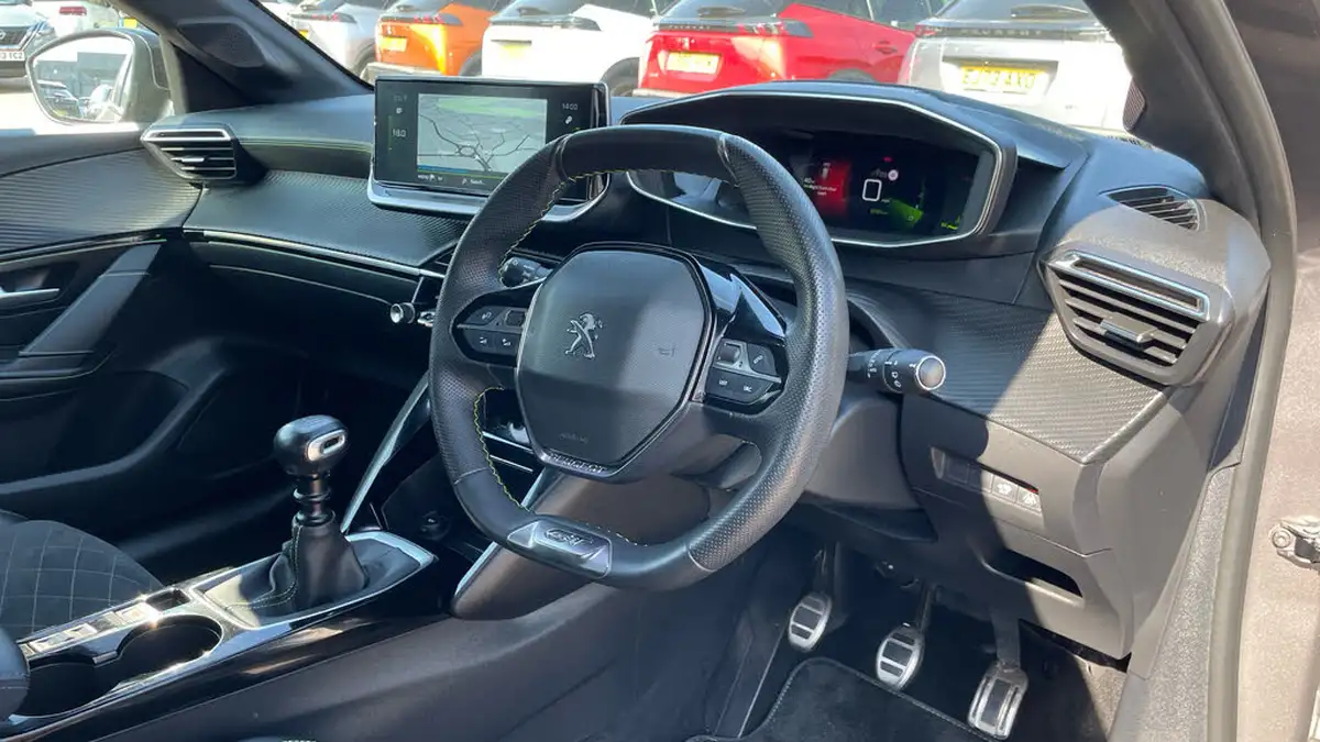 2022-peugeot-208-12-puretech-gt-premium-100bhp-big-10