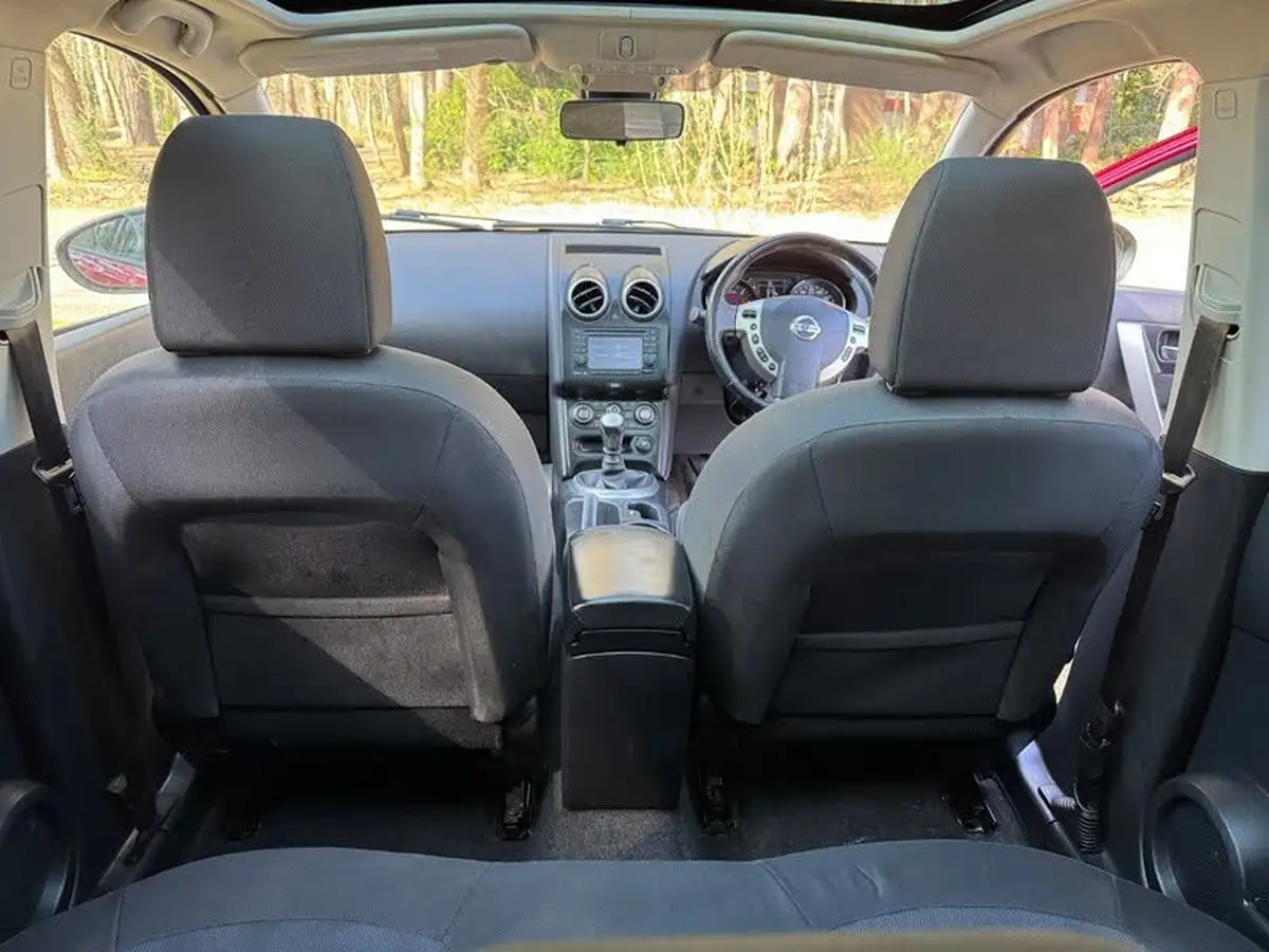 2012-nissan-qashqai-15td-n-tec-big-25