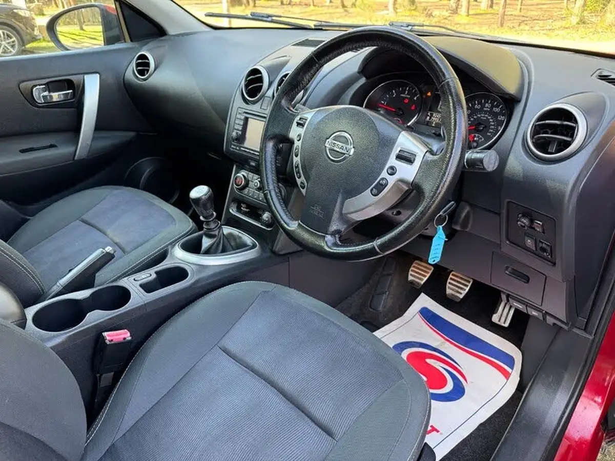 2012-nissan-qashqai-15td-n-tec-big-1