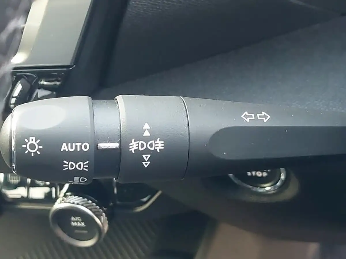 2021-citroen-c4-12-puretech-shine-130ps-big-17