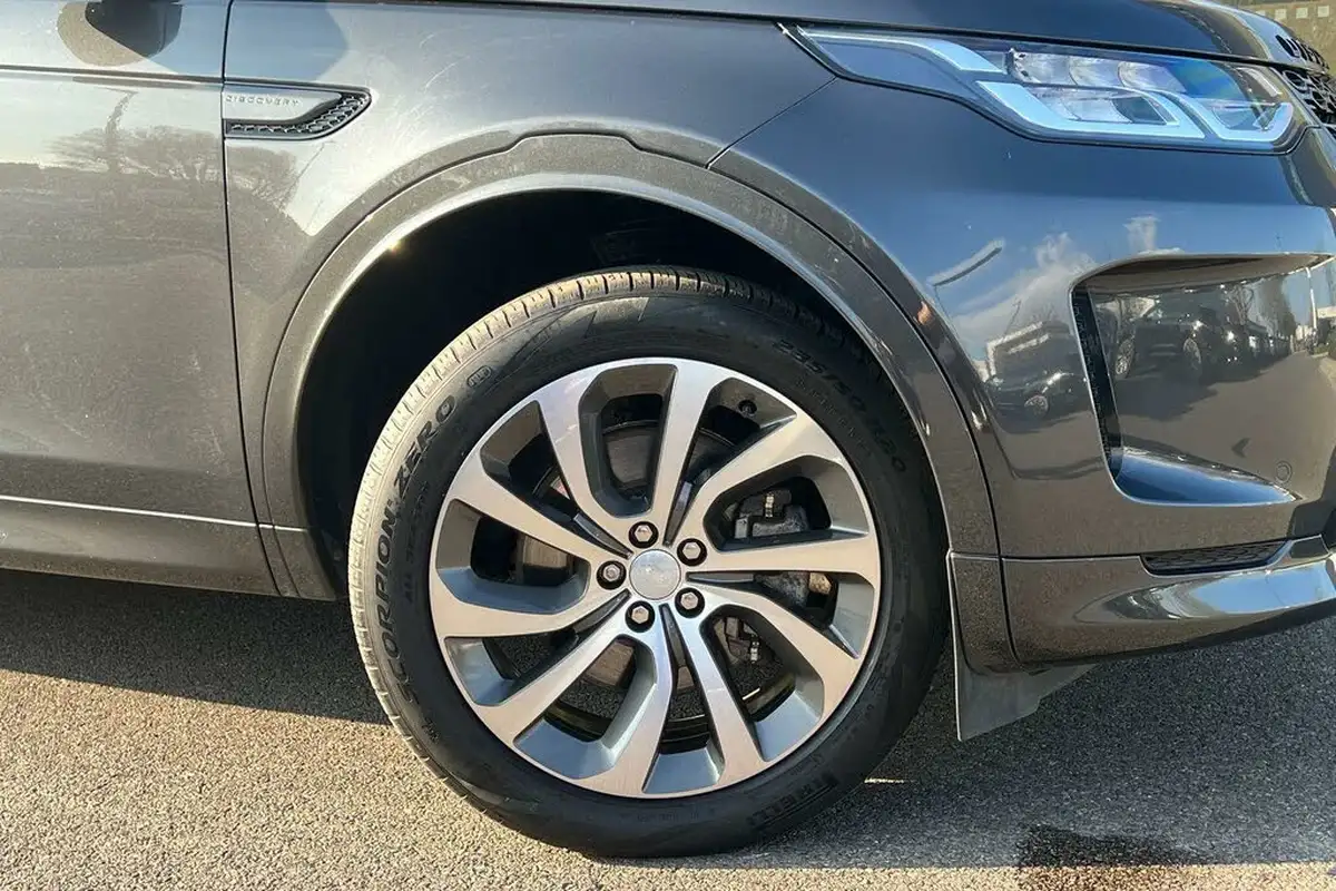 2022-land-rover-discovery-sport-big-7