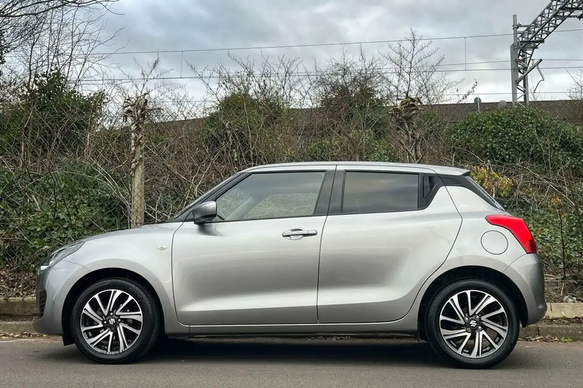 2023-suzuki-swift-12-dualjet-sz-l-big-14