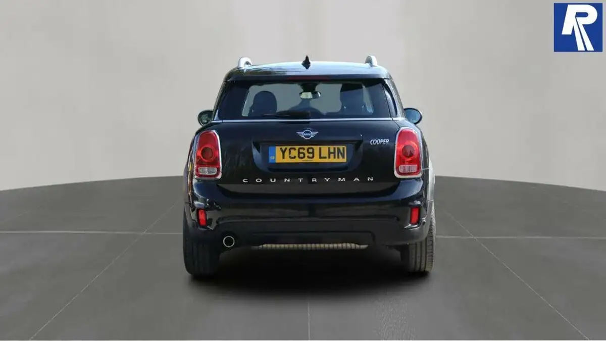 2019-mini-countryman-15-cooper-classic-big-11