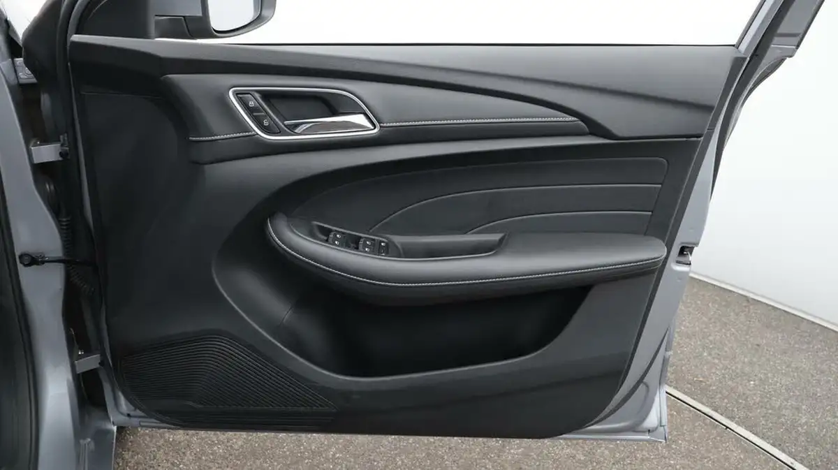 2021-mg-mg5-e-exclusive-ev-long-range-big-15