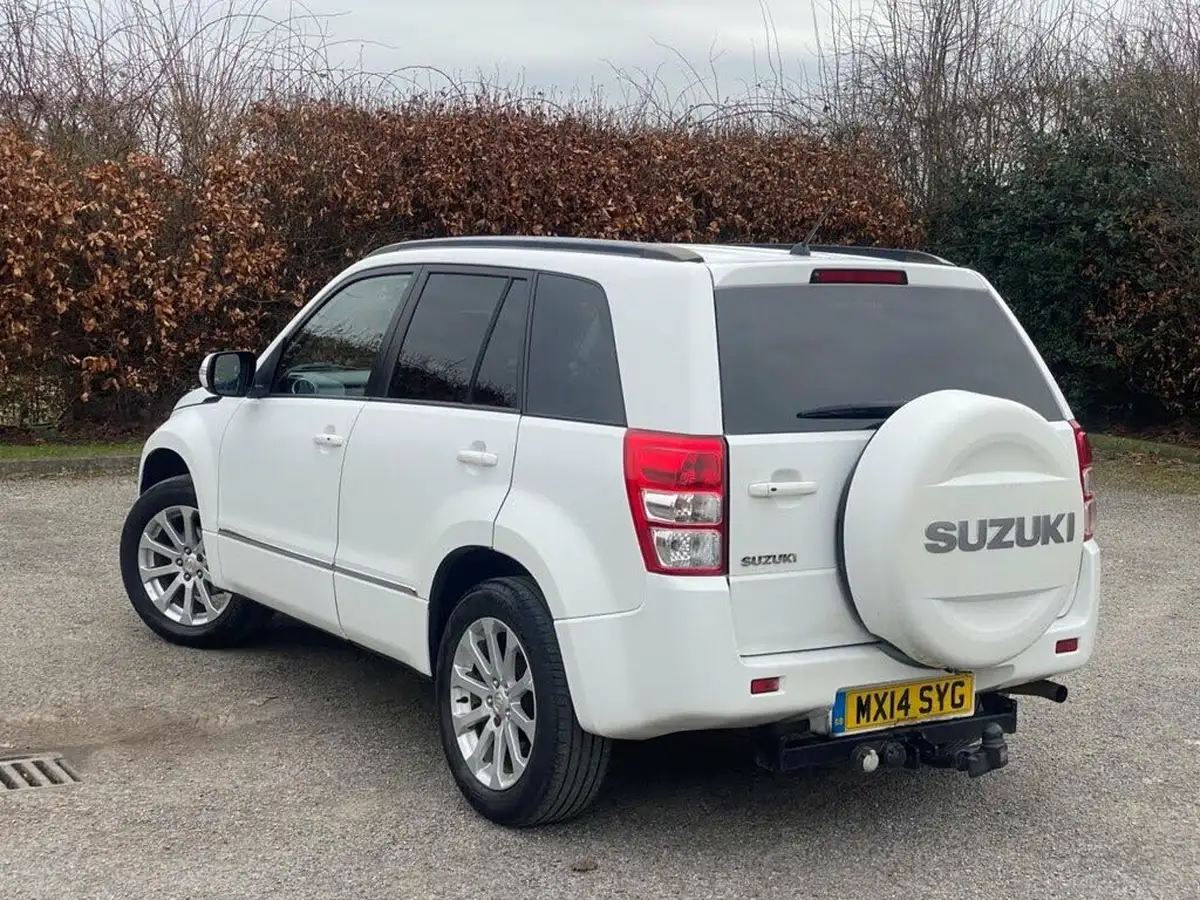 2014-suzuki-grand-vitara-24-sz5-big-4